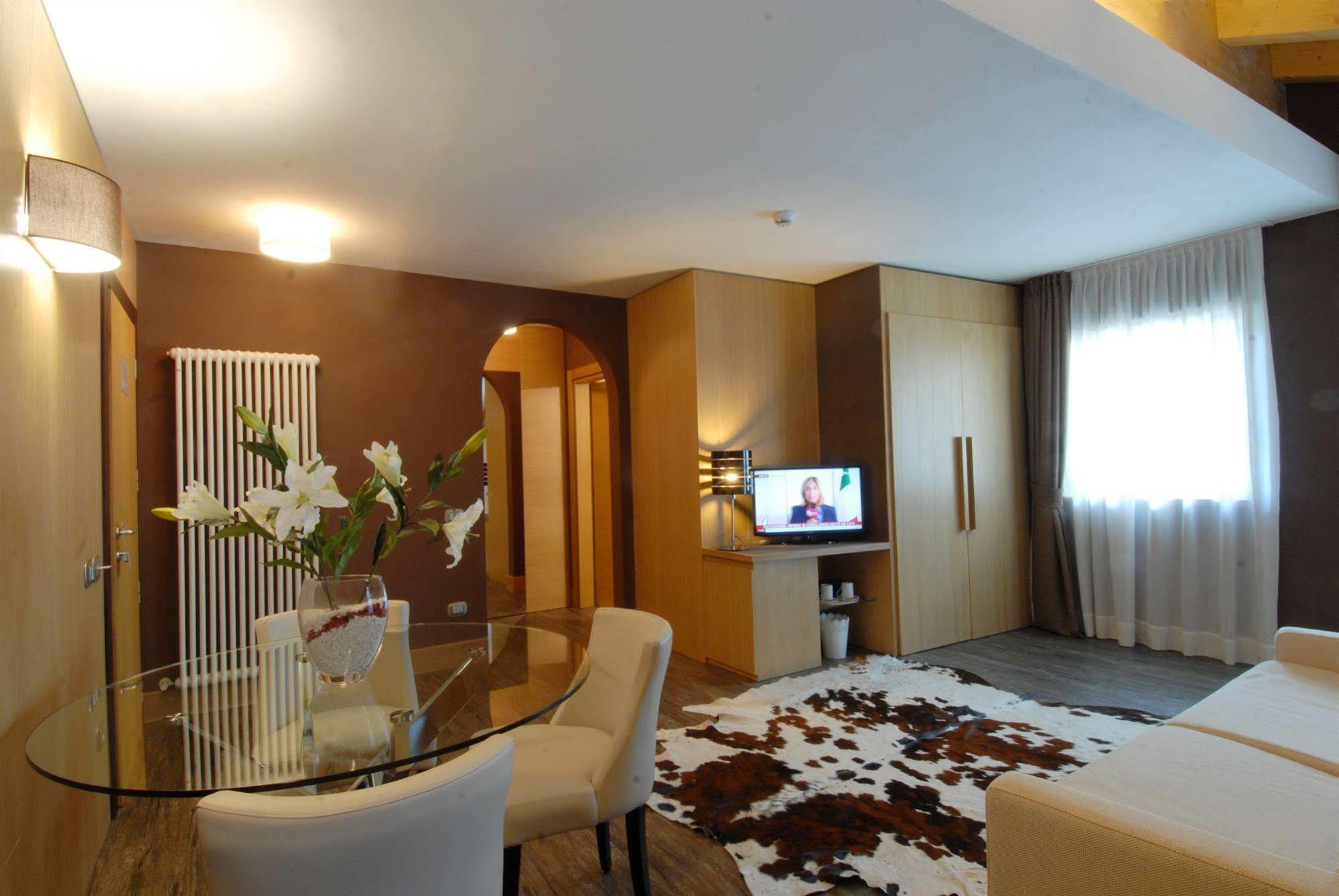 Hotel Garni Vittoria Фиера ди Примиеро Екстериор снимка