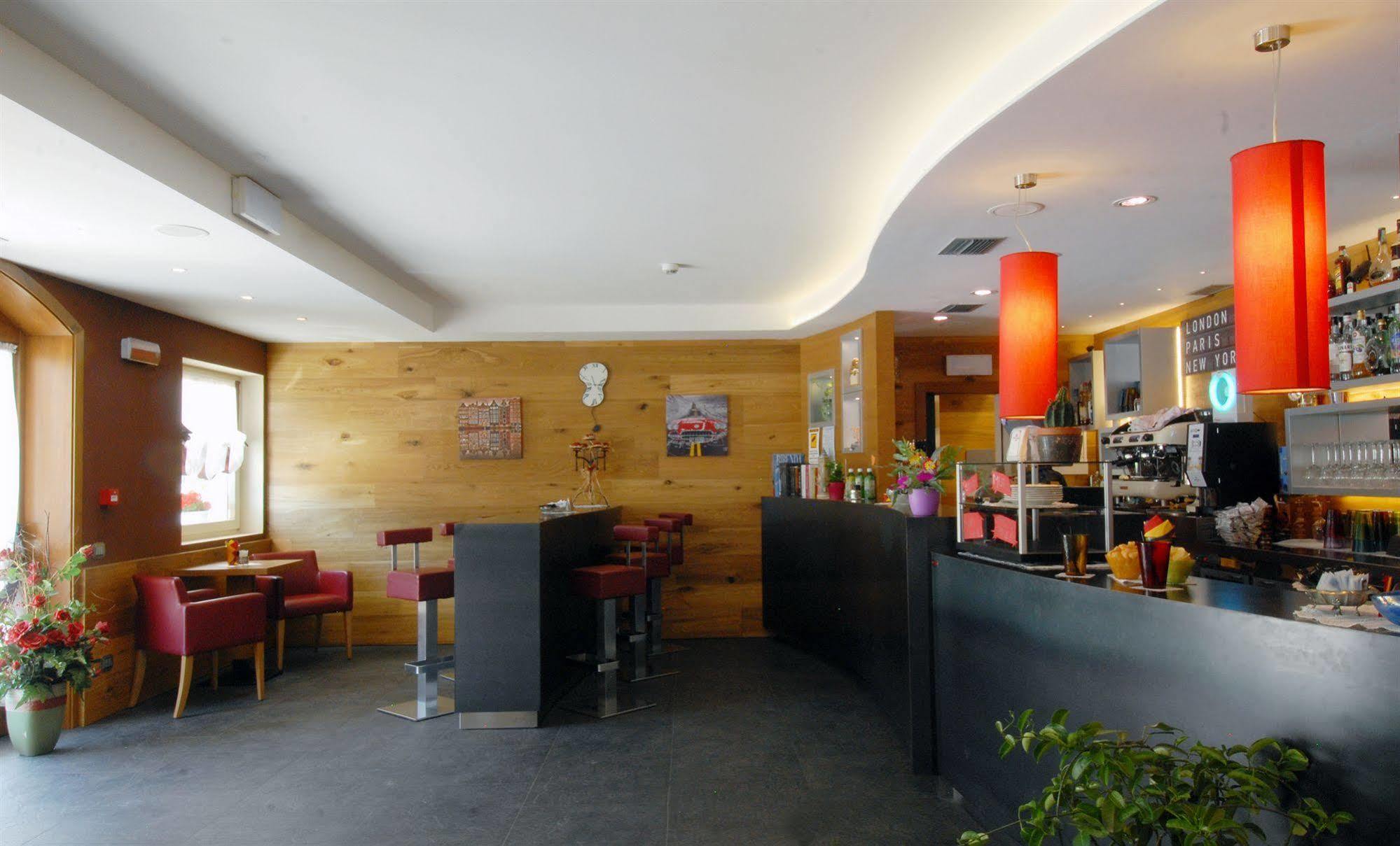 Hotel Garni Vittoria Фиера ди Примиеро Екстериор снимка